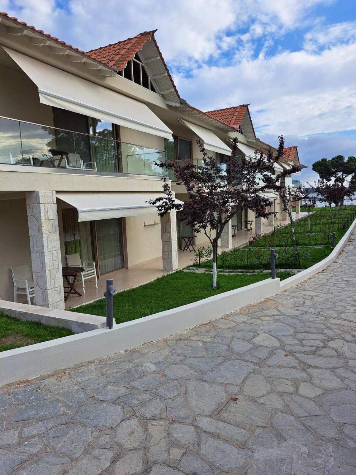 Haus Platanos Apartments & Bungalows By The Sea Vourvourou Exteriör bild